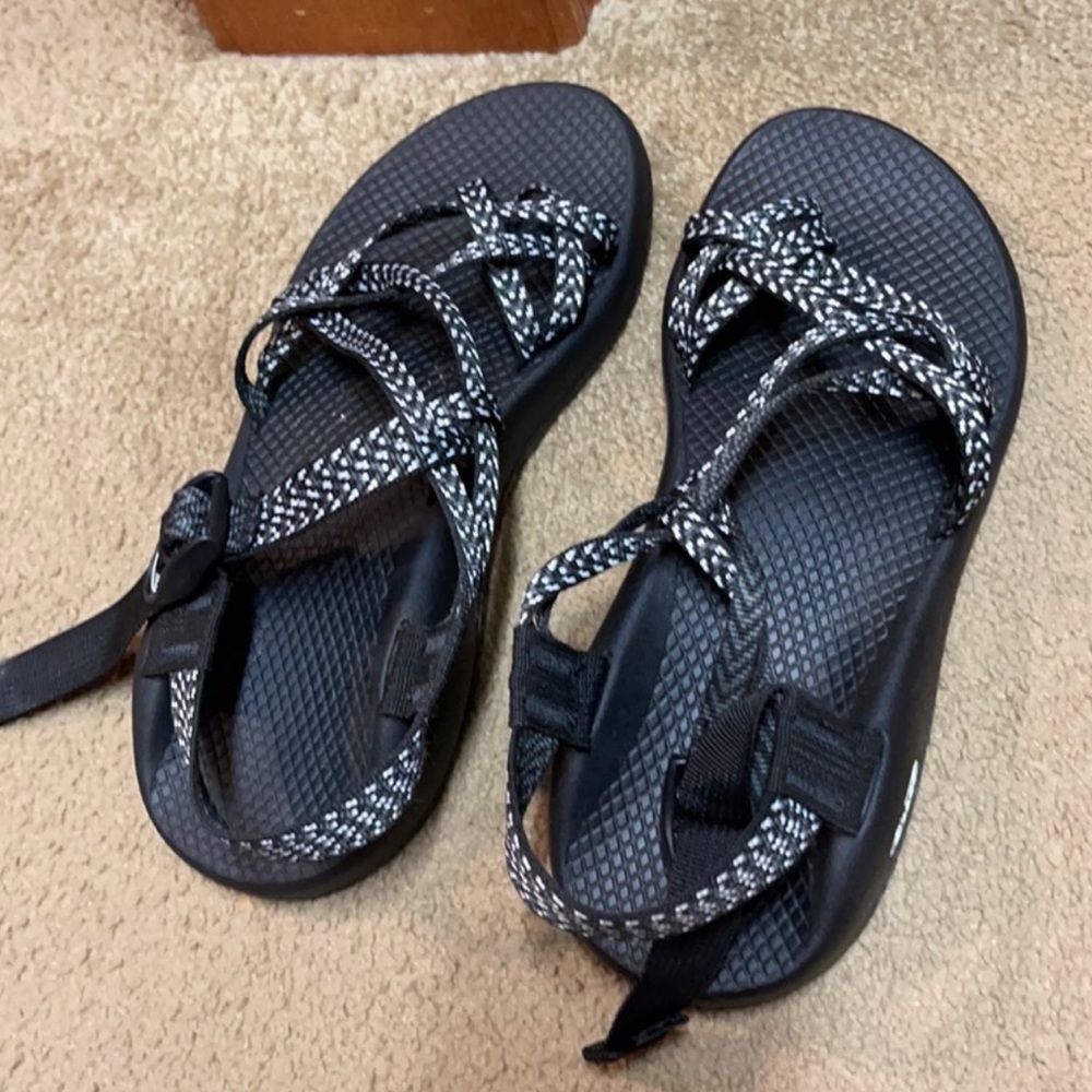 women’s brand new chacos